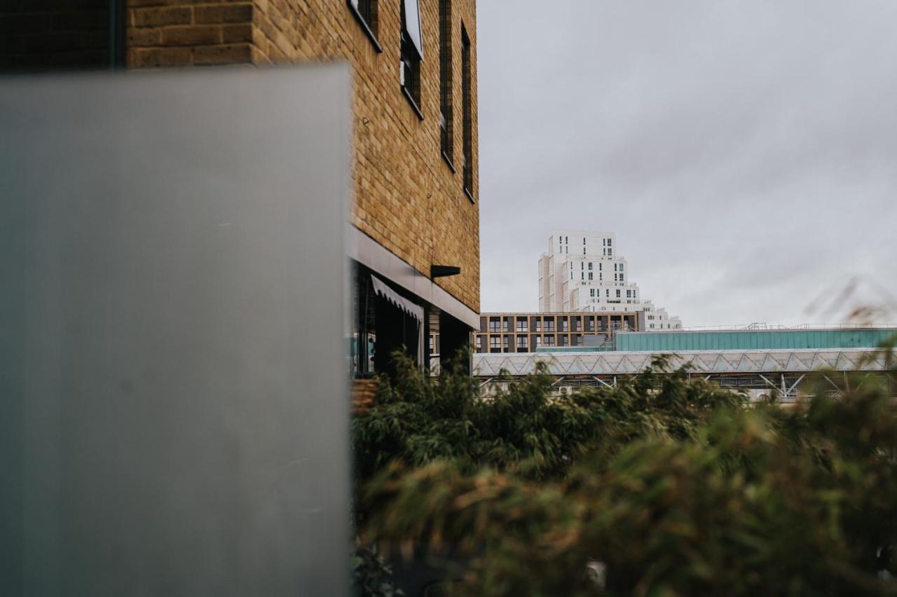 Circa17- Entire Apt, Free Parking, Gym, City Central & Free Netflix ブラックネル エクステリア 写真
