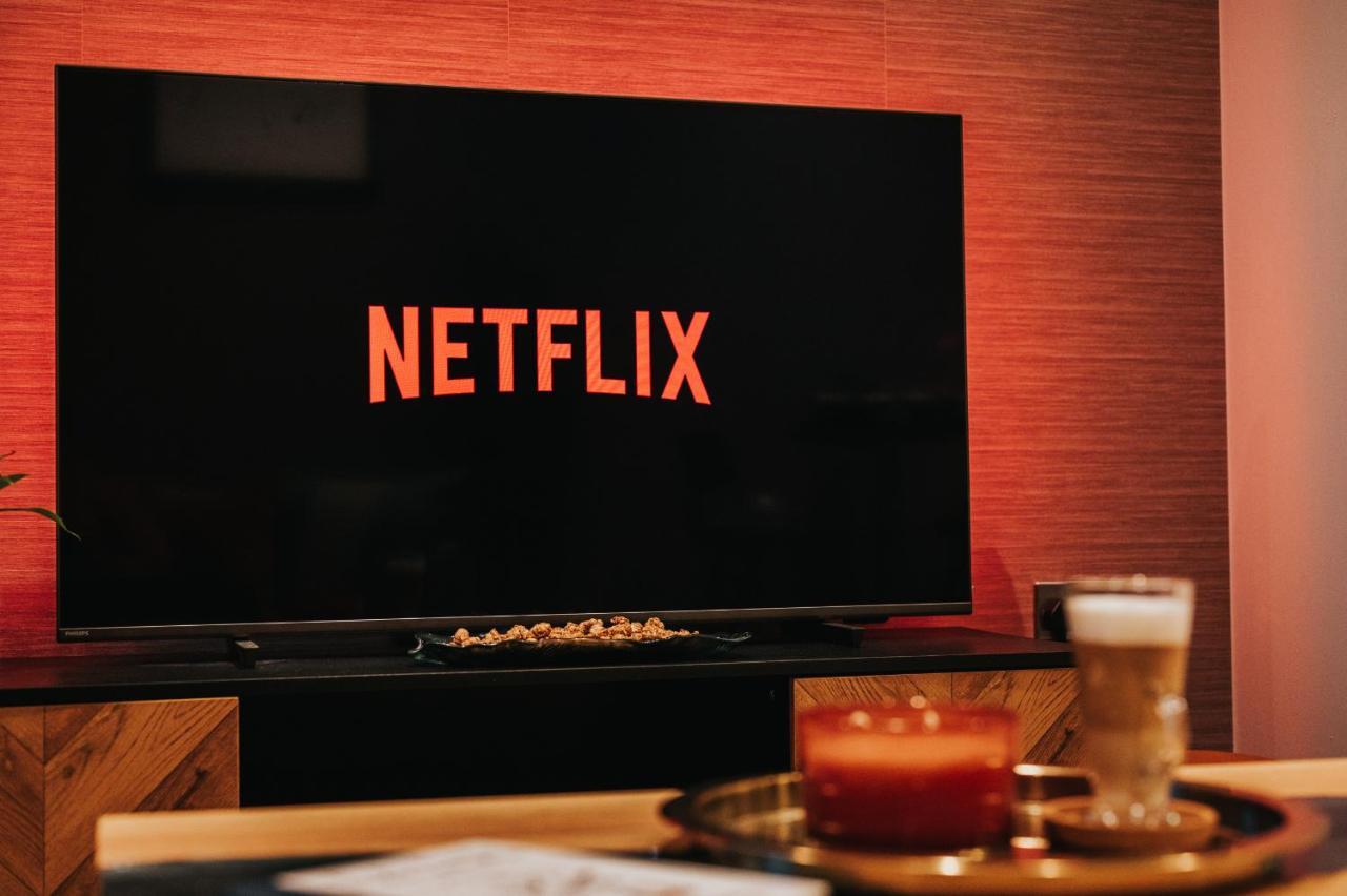 Circa17- Entire Apt, Free Parking, Gym, City Central & Free Netflix ブラックネル エクステリア 写真