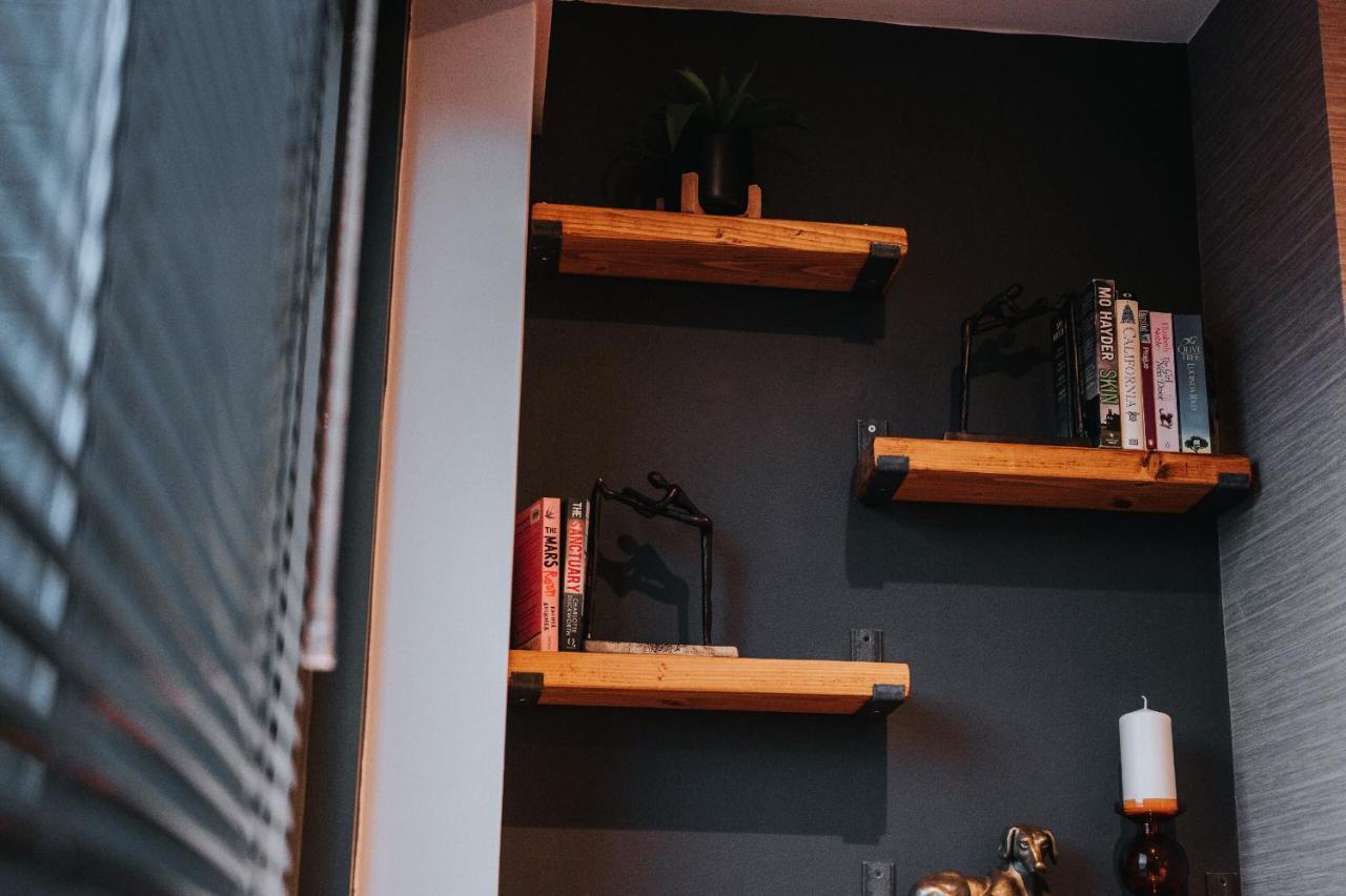 Circa17- Entire Apt, Free Parking, Gym, City Central & Free Netflix ブラックネル エクステリア 写真
